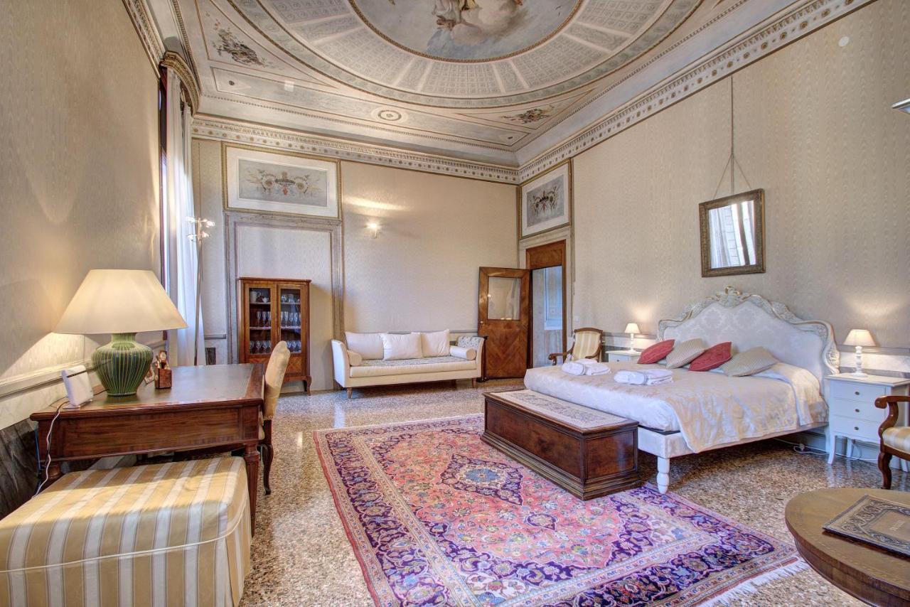 Doge Stair, Gorgeous - Bbc Venice Grand 2024 Tour Recorded Here! Екстер'єр фото
